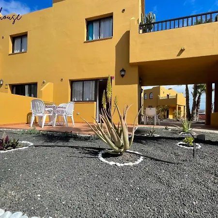 Raffi House Corralejo