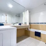 Raffi House 코라레호