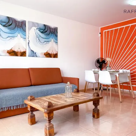 Ferienhaus Raffi House *