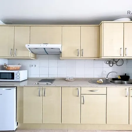 Raffi House * كوراليهو