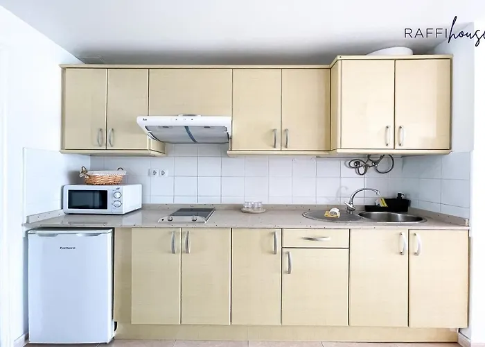 Raffi House * 科拉雷侯